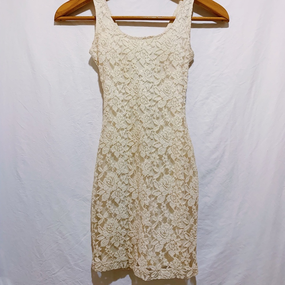 Off white lace bodycon XS Love Fire